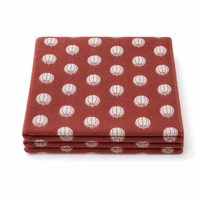 Plaid en jacquard double face 100% polyester avec ourlets triangulaires à points invisibles sur les 4 coins