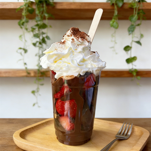 Vaso de 16oz de plástico transparente con espuma para modelo de comida artificial - Copa ecológica de fresa con crema batida y nieve para helado suave, ideal para bodas - Product Image 5