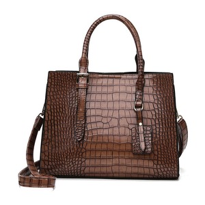 <b>Red</b> crocodile pattern <b>handbag</b>, classic and elegant, the first choice for business - Product Image 4