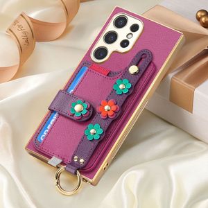 เคสโทรศัพท์หนังเคลือบเงาหรูหราสำหรับ Samsung S24 Ultra พร้อ<span class=keywords><strong>ม</strong></span>ช่องใส่<span class=keywords><strong>ซิ</strong></span><span class=keywords><strong>ม</strong></span>การ์ด, เคสสายคล้องมือลายดอกไม้สำหรับ S23 Fe - Product Image 4