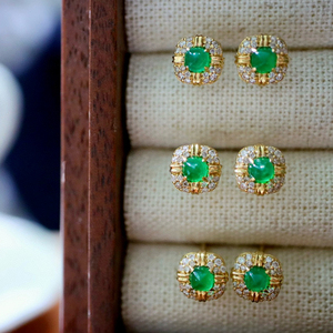 อาซูโอ 18K เครื่องประดับทองคำแท้สีเหลืองมรกตธรรมชาติเพชรแท้ต่างหูสตั๊ดรูปสี่เหลี่ยมคลาสสิกของขวัญสำหรับสุภาพสตรีวันเกิด - Product Image 3