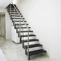 Escalier droit moderne en bois massif avec poutre double en fer et garde-corps en verre pour hall de villa, usage intérieur, provenance Chine