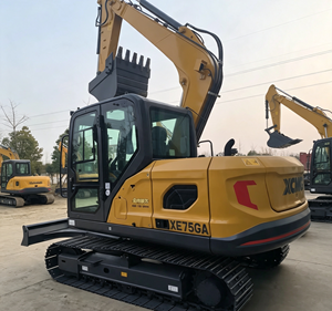 Excavadora de cadenas XE75GA amarilla con capacidad de cazo de 0.75m³ – Máquina compacta para movimiento de tierras - Product Image 5