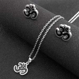 Collier à pendentif spirituel personnalisé pour hommes Collier d'amitié en acier inoxydable Bijoux de yoga et de méditation - Product Image 1