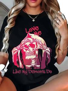 T-shirt Gotica da Donna Taglie Forti con Lettere Rosa e Teschio Rosso, Girocollo, Manica Corta, Vestibilità Ampia Casual, 100% Cotone - Product Image 3