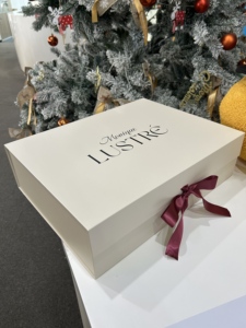 Boîte cadeau rigide personnalisée de <span class=keywords><strong>luxe</strong></span> avec fermeture à ruban, impression recto-verso, emballage à ouverture rabattable pour bijoux, vêtements, cosmétiques - Product Image 1