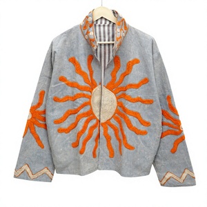 Chaqueta de Mujer de Algodón con Bordado a Mano Gris, Cuello Mandarín, Diseño Floral Ecológico, Transpirable y de Secado Rápido - Product Image 1