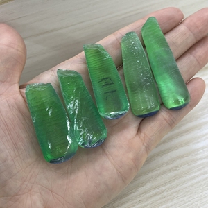 Vente en gros Matériau synthétique non coupé 78 # Corindon synthétique vert rugueux - Product Image 3