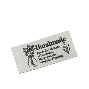 Étiquettes tissées personnalisées par le fabricant, étiquettes de marque pour vêtements Soft-Care, étiquettes tissées en satin de polyester, en rouleau - Product Image 1
