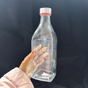 Botella <span class=keywords><strong>de</strong></span> Vidrio Cuadrada <span class=keywords><strong>de</strong></span> 1000 <span class=keywords><strong>ml</strong></span> para Jugo, Diseño 2026, con Tapa <span class=keywords><strong>de</strong></span> Acero Inoxidable, Grado Alimenticio, para Jugo, Bebidas, Agua, con Etiqueta y Logotipo Personalizados - Product Image 3