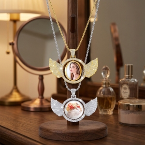 Collana con <span class=keywords><strong>Ali</strong></span> d'Angelo Personalizzabile, Rotante, Rotonda, con Immagine Stampata su Misura - Product Image 1