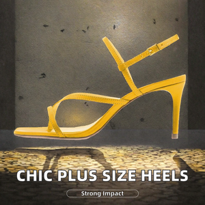 Sandales à talons chaton pour femmes, grande taille, à bout carré, à lanières, avec bride de cheville, rehaussantes - Product Image 2