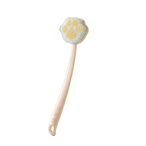 Brosse de bain moderne à long manche en forme de patte de chat, design ovale en poils doux avec matériau plastique - Product Image 1