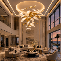Grand lustre en verre en forme de feuille avec design en verre doré et blanc pour hall d'hôtel, restaurant, salle d'exposition et projets d'aménagement intérieur