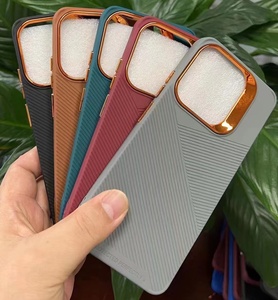 เคสป้องกันโทรศัพท์มือถือ TPU ลายขวางเคลือบสีทองสำหรับ <span class=keywords><strong>iPhone</strong></span> 7 8 x XS XR <span class=keywords><strong>11</strong></span> 12 13 14 15 - Product Image 3