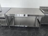 Table de préparation en acier inoxydable de haute qualité, table de travail multi-niveaux en inox avec étagère de rangement pour la transformation alimentaire commerciale