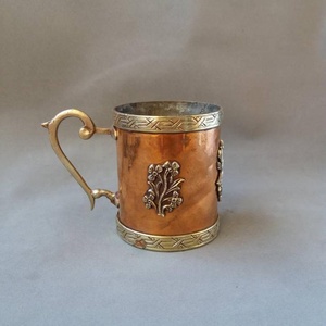 Tasse en cuivre faite à la main pour la décoration de la maison avec poignée en laiton Accent Home Accent Meilleur prix Accessoire de cocktail Nouveau design Tasse en cuivre de table - Product Image 2