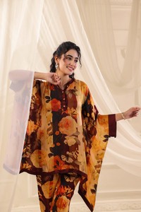 Elegant Women's Floral Printed <b>Kaftan</b> Co Ord Set Flowing Poncho <b>Top</b> with Matching Straight Pants Resort Fashion Wear - Product Image 3