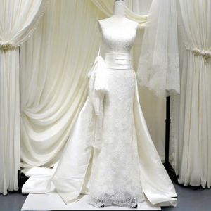 Xx107 Luxury Ivory Ball Gown <b>Wedding</b> Dress Sweetheart Neckline Chapel Train Floor-Length Floral Lace Applique Fitted Bridal Gown - Product Image 1
