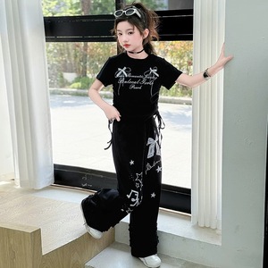 Tenues d'été 2026 pour enfants : Ensemble deux pièces avec t-shirt imprimé lettres et nœud, pantalon large à bordure dentelle pour adolescentes - Product Image 5