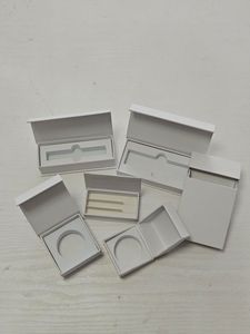 กล่องบรรจุภัณฑ์แบบแข็งทรงสี่เหลี่ยมผืนผ้า พิมพ์โลโก้ขนาดเล็กแบบกำหนดเอง สำหรับสินค้าขายดี บรรจุภัณฑ์แบบพับได้ พกพาสะดวก - Product Image 1