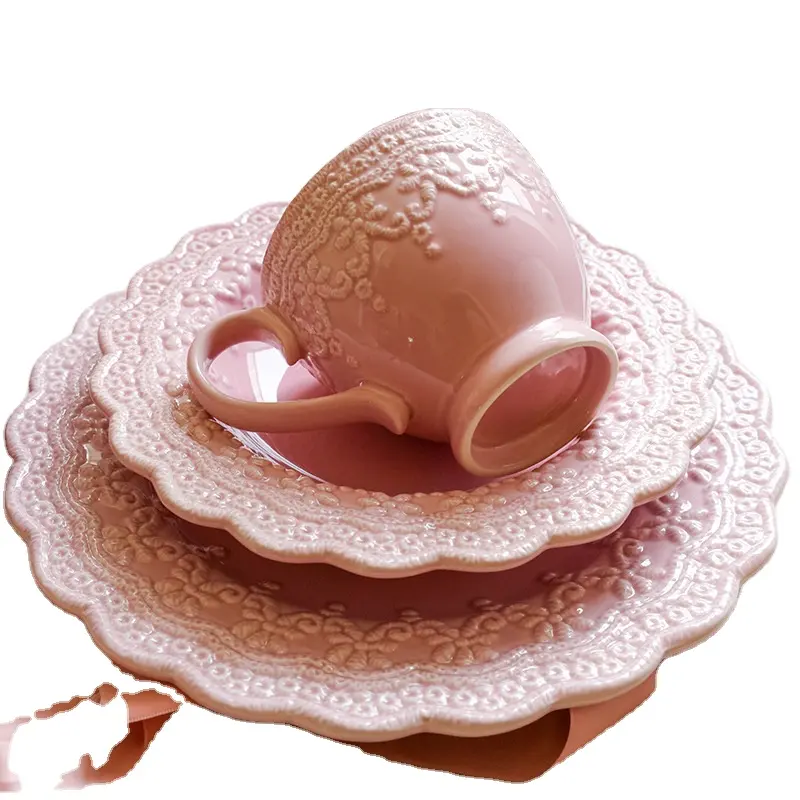 Vaisselle en céramique de dentelle française rose fille coeur fleur bord bol assiette en relief assiette de nourriture occidentale assiette de légumes bol à soupe salade