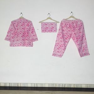Magnifique ensemble de pyjama rose imprimé à la main avec motifs floraux - Vêtements de nuit en coton, tenue de nuit et de détente bohème d'été pour femme, idéal comme cadeau - Product Image 4