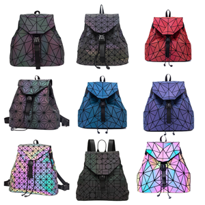 <span class=keywords><strong>2025</strong></span> Người Đàn Ông Mới Và Phụ Nữ Sáng Sang Trọng Hình Học Phản Quang Ba Lô Du Lịch Trường Trở Lại Gói Thiết Kế Mát Mẻ Ba Lô - Product Image 2