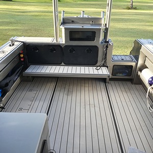 Bateau de pêche en aluminium Profisher de 7,5 m (25 pieds) avec hardtop extensible, en promotion en Australie - Product Image 4