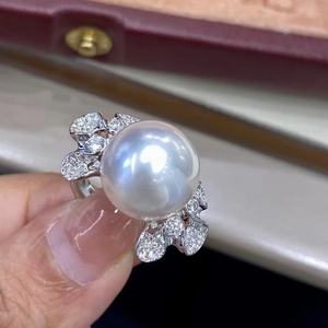 Nouvelle conception Bague en argent pur S925 avec perle d'eau douce naturelle de 11-12 mm de diamètre, parfaitement ronde et légèrement imparfaite - Product Image 3