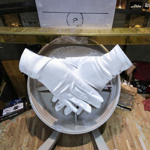 Venta al por mayor de guantes de novia blancos unisex Popular muñeca corta fiesta moda liso teñido hecho Pakistán envío rápido Stock disponible - Product Image 3