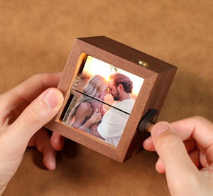 صورة شخصية Flipbook صندوق الرسوم المتحركة ، كتاب صور خشبي مخصص مع الضوء ، مخصص كرنك صندوق صور فوتوبوكس - Product Image 4