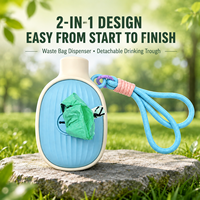 Gourde d'eau portable pour chien 2-en-1 avec distributeur de sacs à déjections et abreuvoir détachable à pression