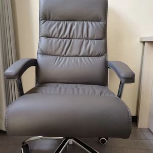 Sillas de Oficina Ejecutivas Giratorias y Reclinables de Alta Calidad, de Cuero PU, con Masaje y Reposapiés - Product Image 4