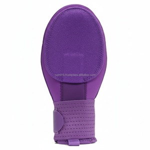 Gant de protection rembourré pour le baseball avec absorption des chocs et fermeture sécurisée du poignet - Product Image 1