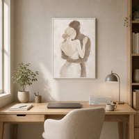 Tableau sur toile encadré, grand format, décoratif, style moderne et épuré, représentant une paire de couple romantique enlacée, couleur beige neutre, pour décoration murale de chambre à coucher.