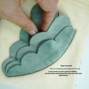 Livre de jouet éducatif interactif <span class=keywords><strong>pour</strong></span> animaux de compagnie en peluche <span class=keywords><strong>pour</strong></span> chien avec une bonne poudre de nuit Jouet de livre de nourriture caché qui fuit l'odeur et le son des aliments - Product Image 4