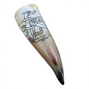 Cuerno de Bebedero Natural Nórdico con Cresta de Cuervo, Hecho a Mano, Ecológico, Regalo Vikingo Medieval para Guerreros y Coleccionistas, Premium - Product Image 3