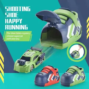 Neue Kinder Speed Racing Katapult Simulation Laufschuhe Shooting Ejection Mini Launch Toy Car für Kinder