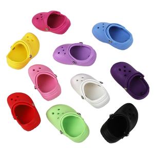 Funda de silicona ecológica para teléfono con diseño de zapatos de colores dulces, con orificio para la correa, creativa y personalizada - Product Image 1