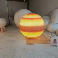 Leuchtende Mond-FRP-Skulptur für Flur-Landschaftsgestaltung mit LED-Lampe Wohnzimmer-Dekoration Lackierte Mattglasfaser-Kugel-Motiv