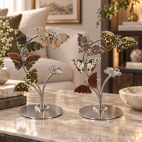Ornement en cristal de jaspe océanique en forme de papillon avec support en métal argenté pour la décoration de la maison et la présentation sur table