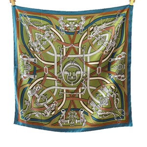 Foulard en Soie 90x90cm 14mm en Soie Sergée à Ourlet Roulotté à la Main, Motif Numérique Sérigraphié, Carré, Vente en Gros - Product Image 2