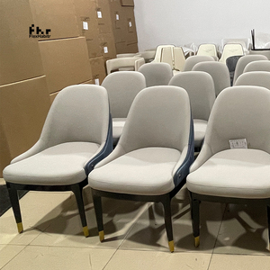 Chaise de restaurant moderne en cuir PU avec coussin moelleux, design contemporain pour salle à manger, extérieur et hôtel, mobilier commercial - Product Image 4