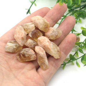 คริสตัลธรรมชาติแท้แบบขายส่ง หินดิบ อะเมทิสต์สีสดใส คริสตัลเดี่ยว ซิทรินรูปทรงฟัน อัญมณีสำหรับทำเครื่องประดับ - Product Image 3