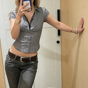 เสื้อลูกไม้ลายทางคอวีสำหรับผู้หญิงเสื้อถักแขนสั้นผูกเอวเสื้อแฟชั่นลำลองทรงสลิมฟิต - Product Image 4