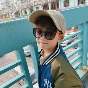 Gafas de sol polarizadas con forma de ojo de gato para niños, protección solar UV400 con montura completa, estilo unisex - Product Image 4