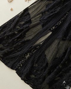 Pareo de Playa Negro con Cuello en V de Encaje Hecho a Mano - Ropa de Playa de Lujo Sostenible - Traje de Baño de Boutique - Product Image 5