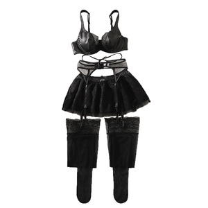 Yicheng Lingerie Sexy da Donna, Set Intimo con Reggiseno in Pelle Verniciata e Gonna, Completo con Reggicalze in Rete, Kit Romantico e Sensuale - Product Image 6