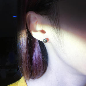 ต่างหูเพชรโมอิสซาไนต์ทรงกลมแบบหกขา ดีไซน์คลาสสิก ทันสมัย เรียบง่าย ชุบทองคำขาว จากเทียนหยู เจมส์ - Product Image 4